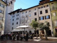Trient, Sonnenplätze am letzten Tag des Jahres - dolce vita &ndash; &copy; Vivian Kreft (Eberhardt TRAVEL)