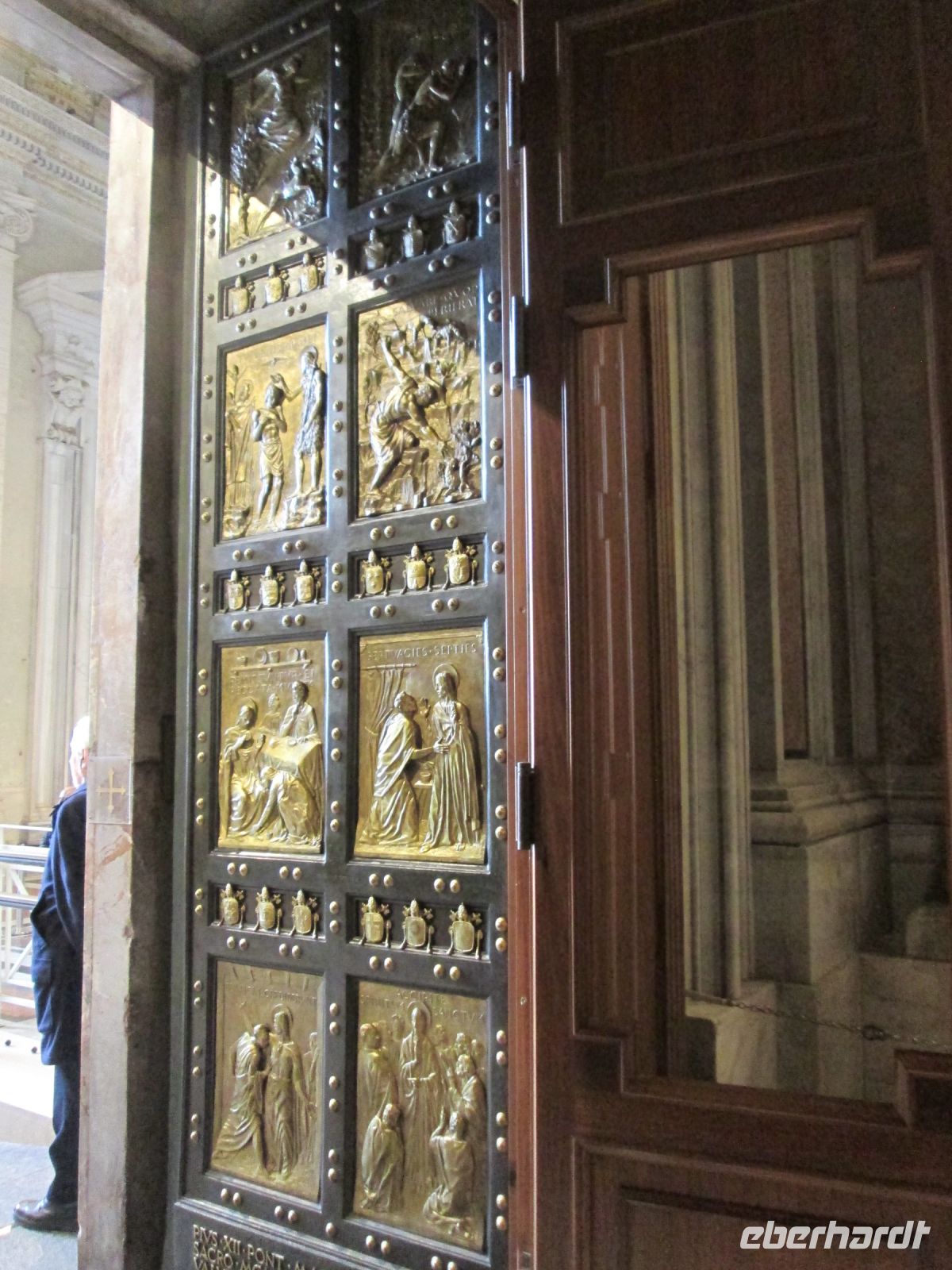 Petersbasilika: Heilige Pforte &ndash; &copy; Heike Heinen (Eberhardt TRAVEL)