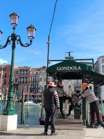 Noch mehr Gondolieri  &ndash; &copy; Heike Jack (Eberhardt TRAVEL)