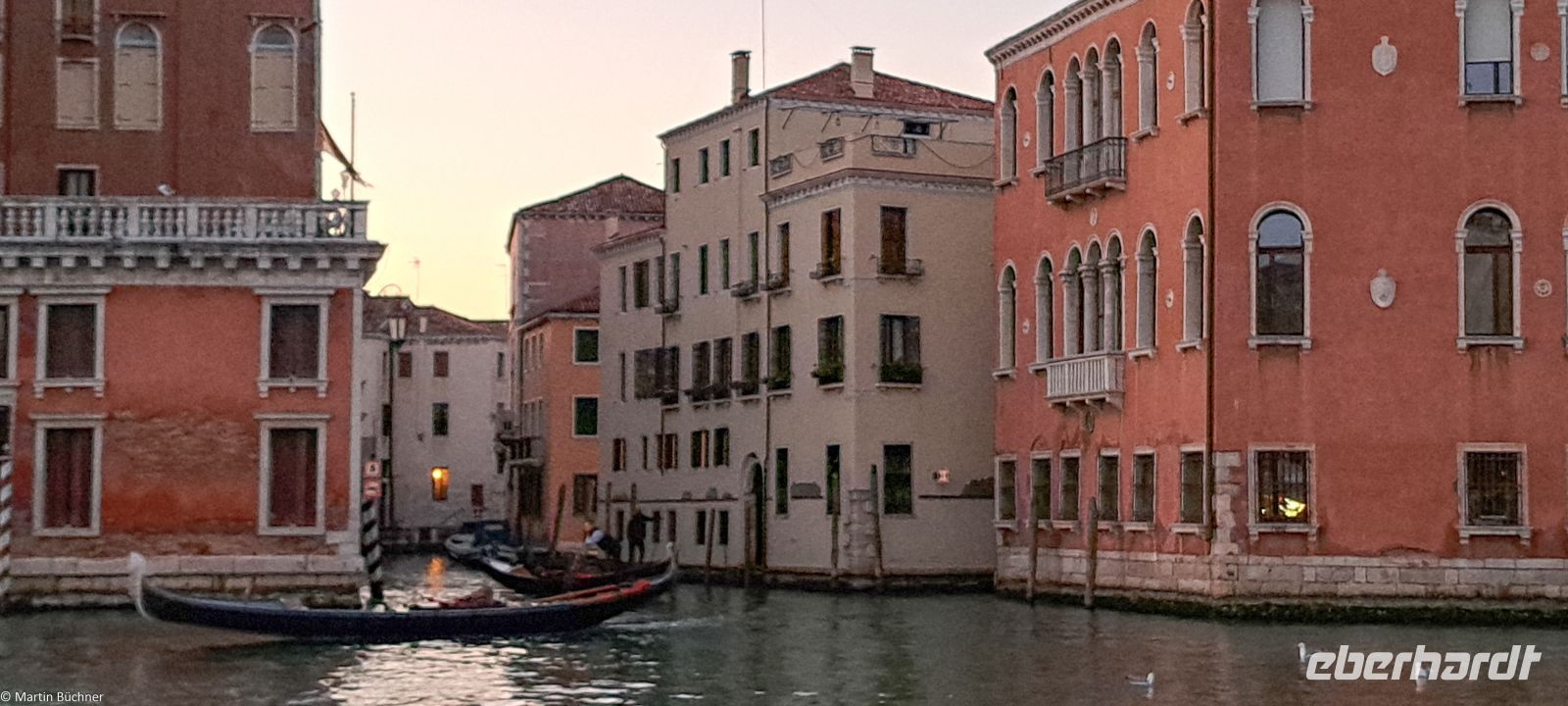 Venedig - Donna Leon - Commissario Brunetti - Drehorte - Die Dachterrasse der Privatwohnung des Comissario (weißes Gebäude) &ndash; &copy; Martin Büchner (Eberhardt TRAVEL)