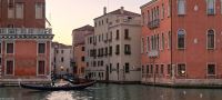 Venedig - Donna Leon - Commissario Brunetti - Drehorte - Die Dachterrasse der Privatwohnung des Comissario (weißes Gebäude) &ndash; &copy; Martin Büchner (Eberhardt TRAVEL)