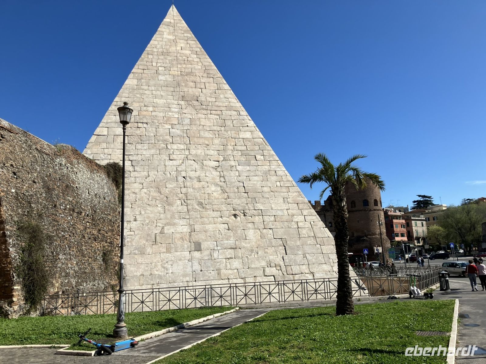 Pyramide &ndash; &copy; Irmela Körner (Eberhardt TRAVEL)