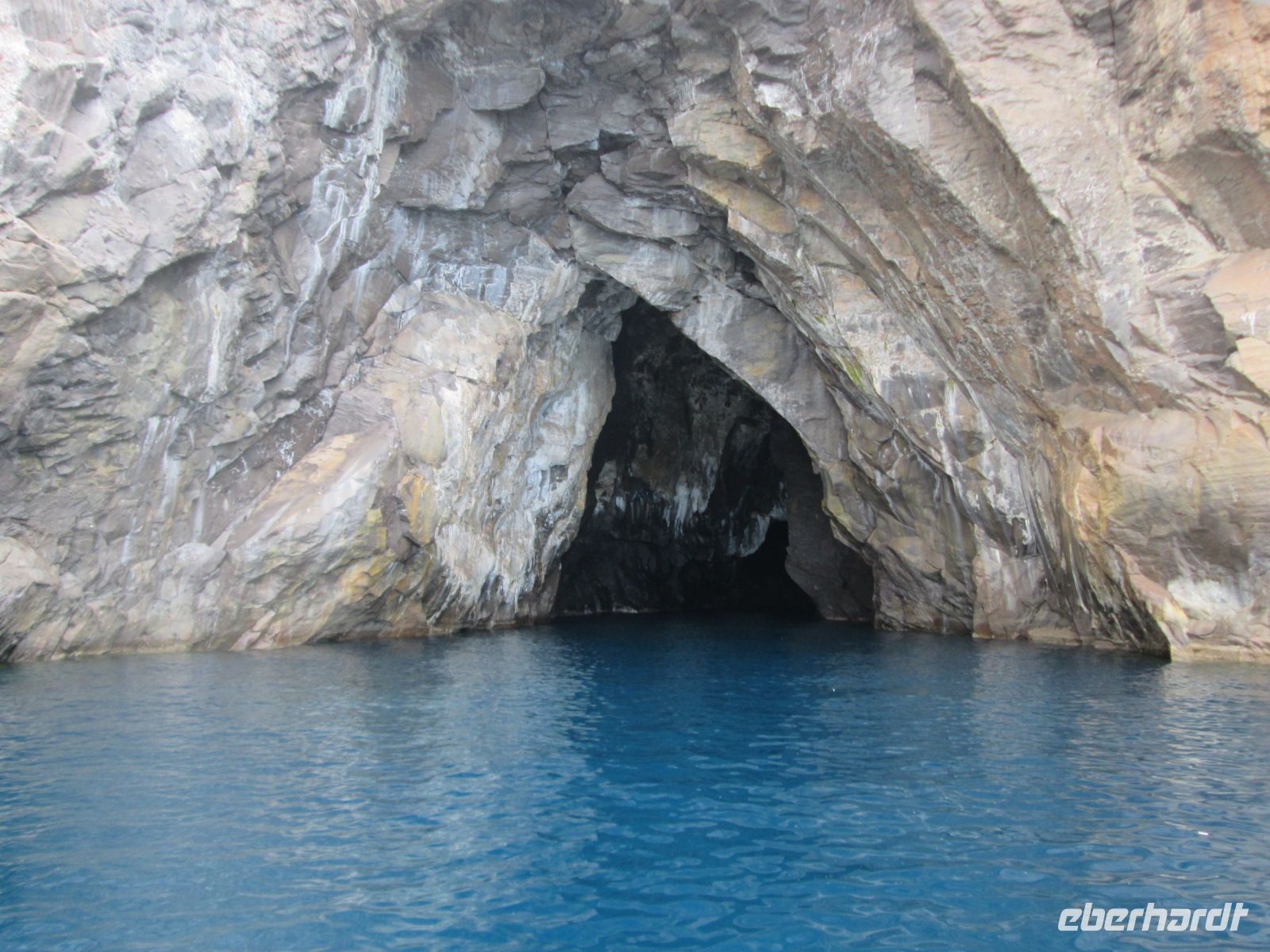 Vulcano Grotte &ndash; &copy; Heike Heinen (Eberhardt TRAVEL)
