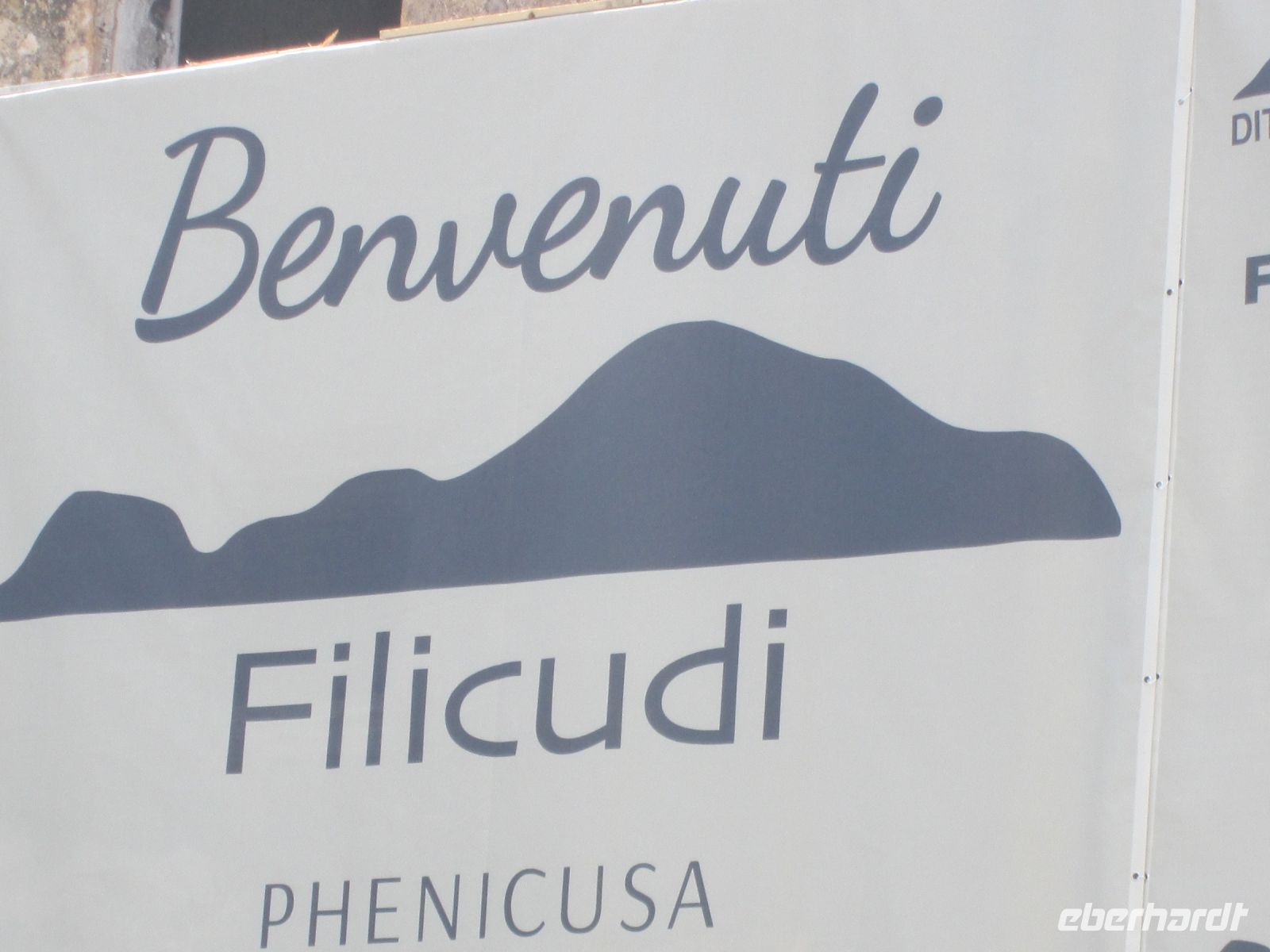Begrüßung am Hafen: Filicudi, das antike Phenicusa, älteste äolische Insel &ndash; &copy; Heike Heinen (Eberhardt TRAVEL)