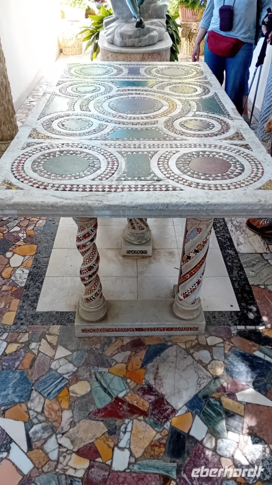 Villa San Michele di Axel Munthe Mosaiktisch &ndash; &copy; Allina Anderer (Eberhardt TRAVEL)