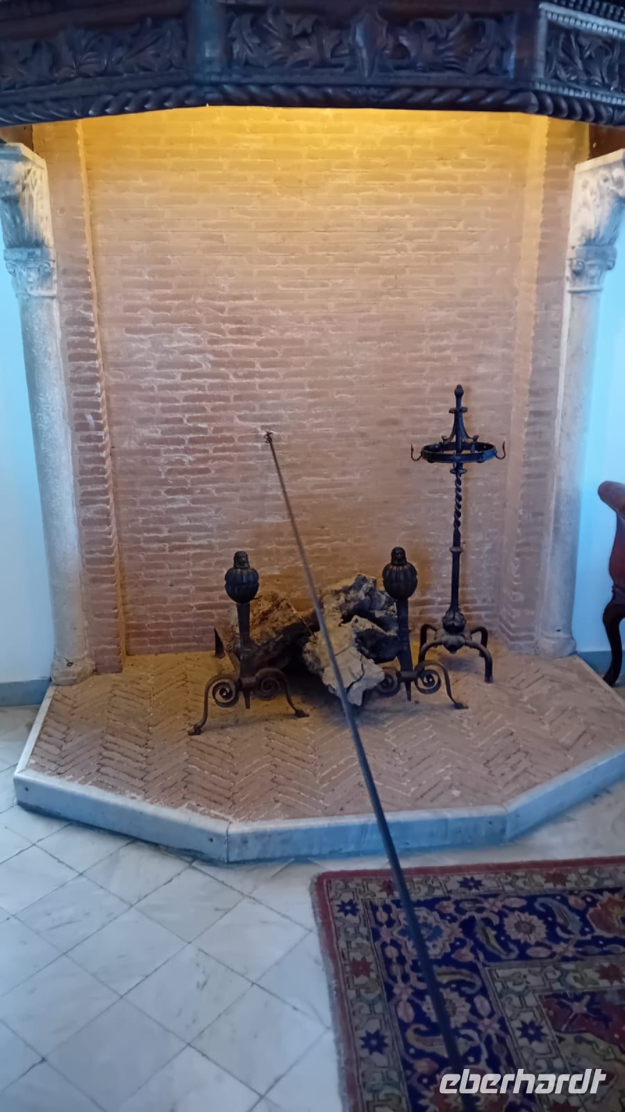 Villa San Michele Kamin im Schlafzimmer Axel Munthe &ndash; &copy; Allina Anderer (Eberhardt TRAVEL)
