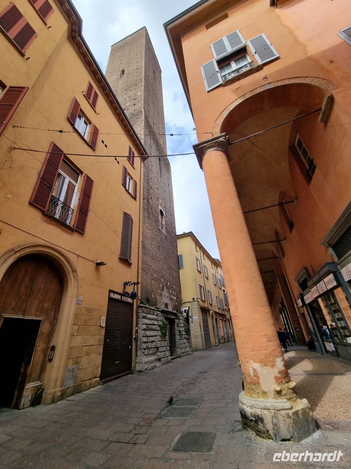 Bologna - Torre Azzoguidi  &ndash; &copy; Katrin Deutschbein (Eberhardt TRAVEL)