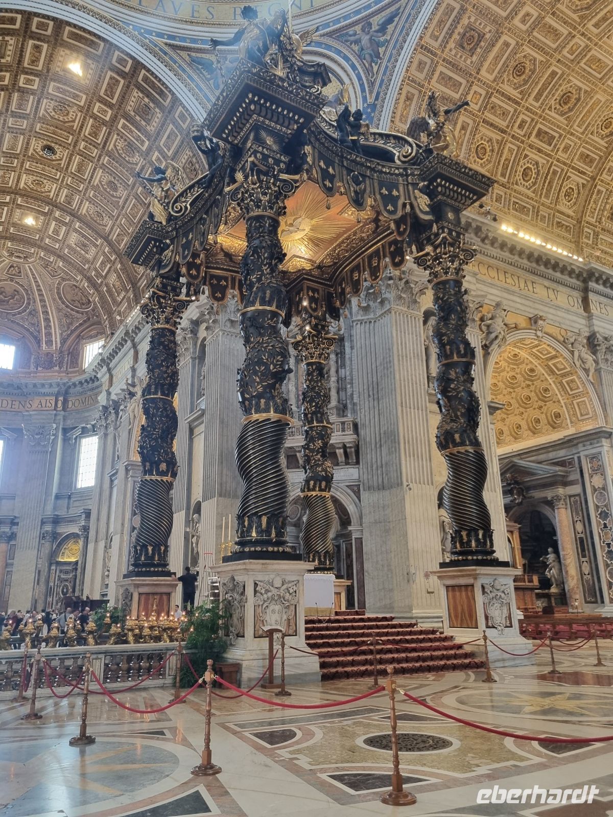 Petersdom - Baldachin-Ziborium &ndash; &copy; Katrin Deutschbein (Eberhardt TRAVEL)