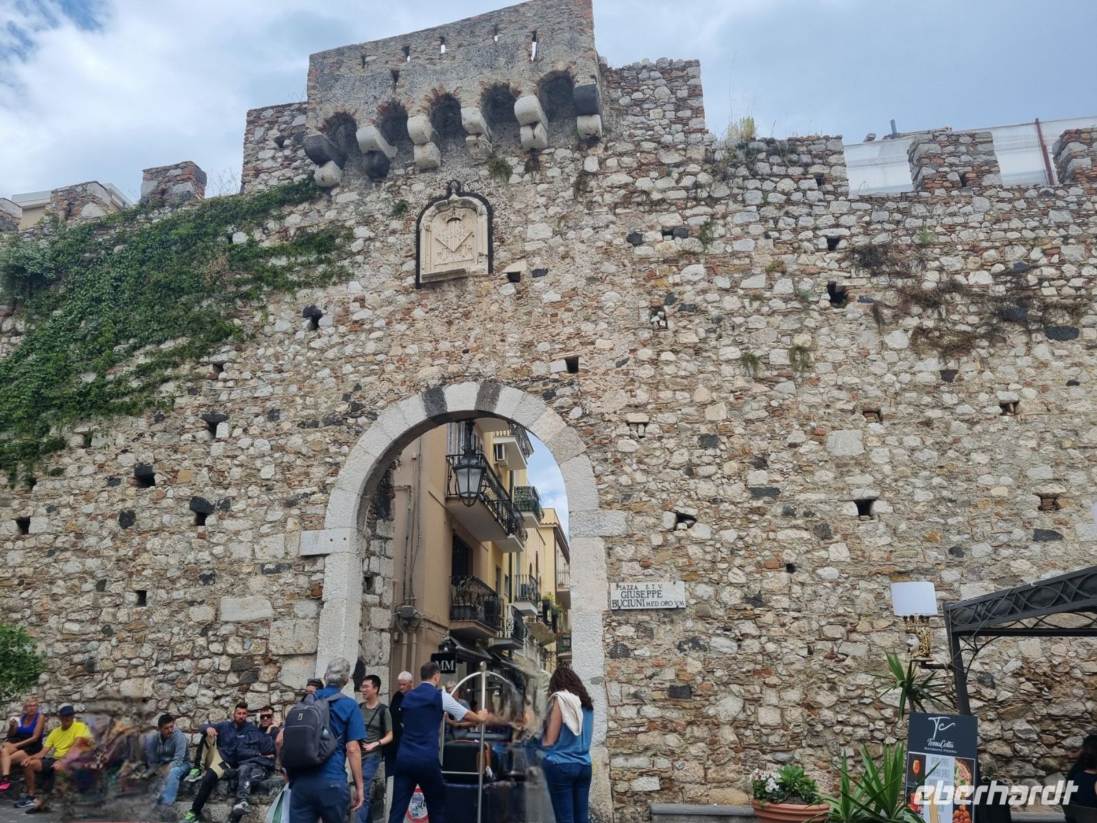 Insel Sizilien - Taormina (Porta Catania) &ndash; &copy; Katrin Deutschbein (Eberhardt TRAVEL)