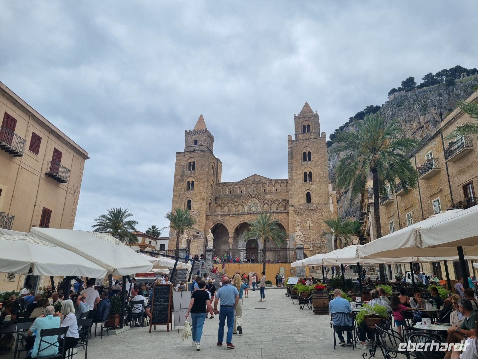 Insel Sizilien - Cefalù (Domplatz mit Kathedrale Santissimo Salvatore) &ndash; &copy; Katrin Deutschbein (Eberhardt TRAVEL)