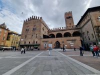 Bologna - Piazza Maggiore (Palazzo Re Enzo) &ndash; &copy; Katrin Deutschbein (Eberhardt TRAVEL)