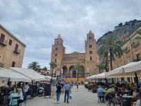 Insel Sizilien - Cefalù (Domplatz mit Kathedrale Santissimo Salvatore) &ndash; &copy; Katrin Deutschbein (Eberhardt TRAVEL)