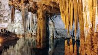 Besichtigung Neptungrotten  &ndash; &copy; Monika Cortese (Eberhardt TRAVEL)