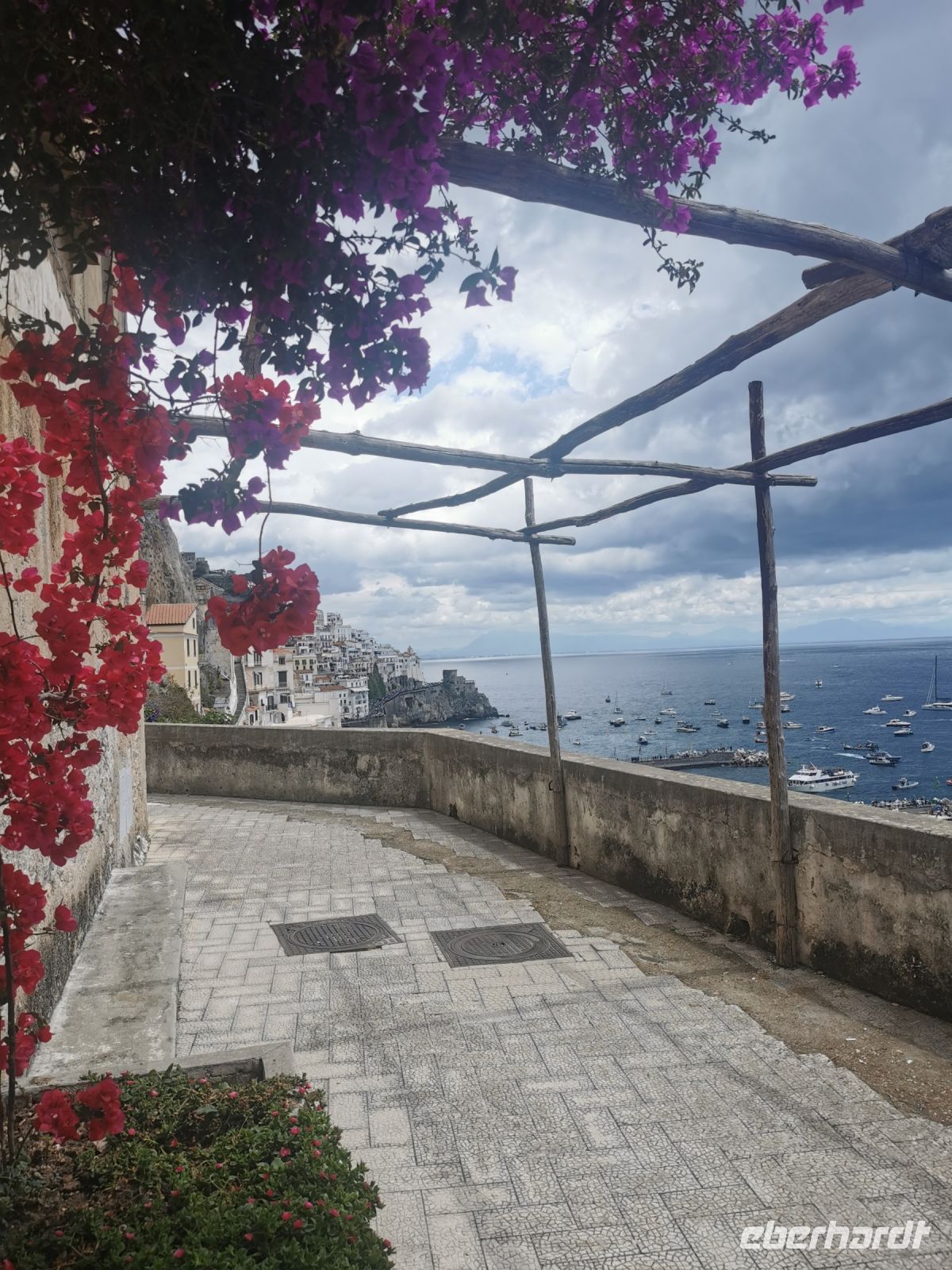 Amalfi, oberhalb des Hafens &ndash; &copy; Vivian Kreft (Eberhardt TRAVEL)