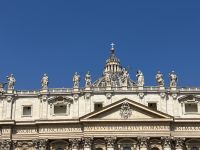 vor dem Petersdom &ndash; &copy; Mathias Schirmer (Eberhardt TRAVEL)