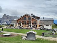 Paralongia Hütte &ndash; &copy; Betina Marinov (Eberhardt TRAVEL)