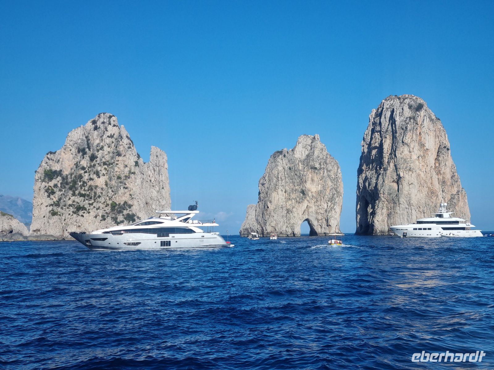 Insel-Rundfahrt Capri (Faraglioni-Felsen) &ndash; &copy; Katrin Deutschbein (Eberhardt TRAVEL)
