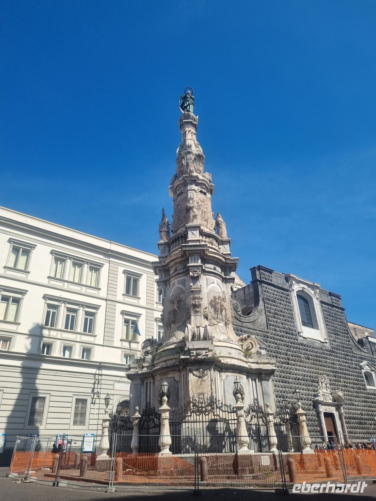 Neapel (Piazza del Gesù Nuovo - Mariensäule) &ndash; &copy; Katrin Deutschbein (Eberhardt TRAVEL)