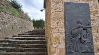 Gasse in Castellabate zur Kirche - Cilento &ndash; &copy; Anette Rietz (Eberhardt TRAVEL)