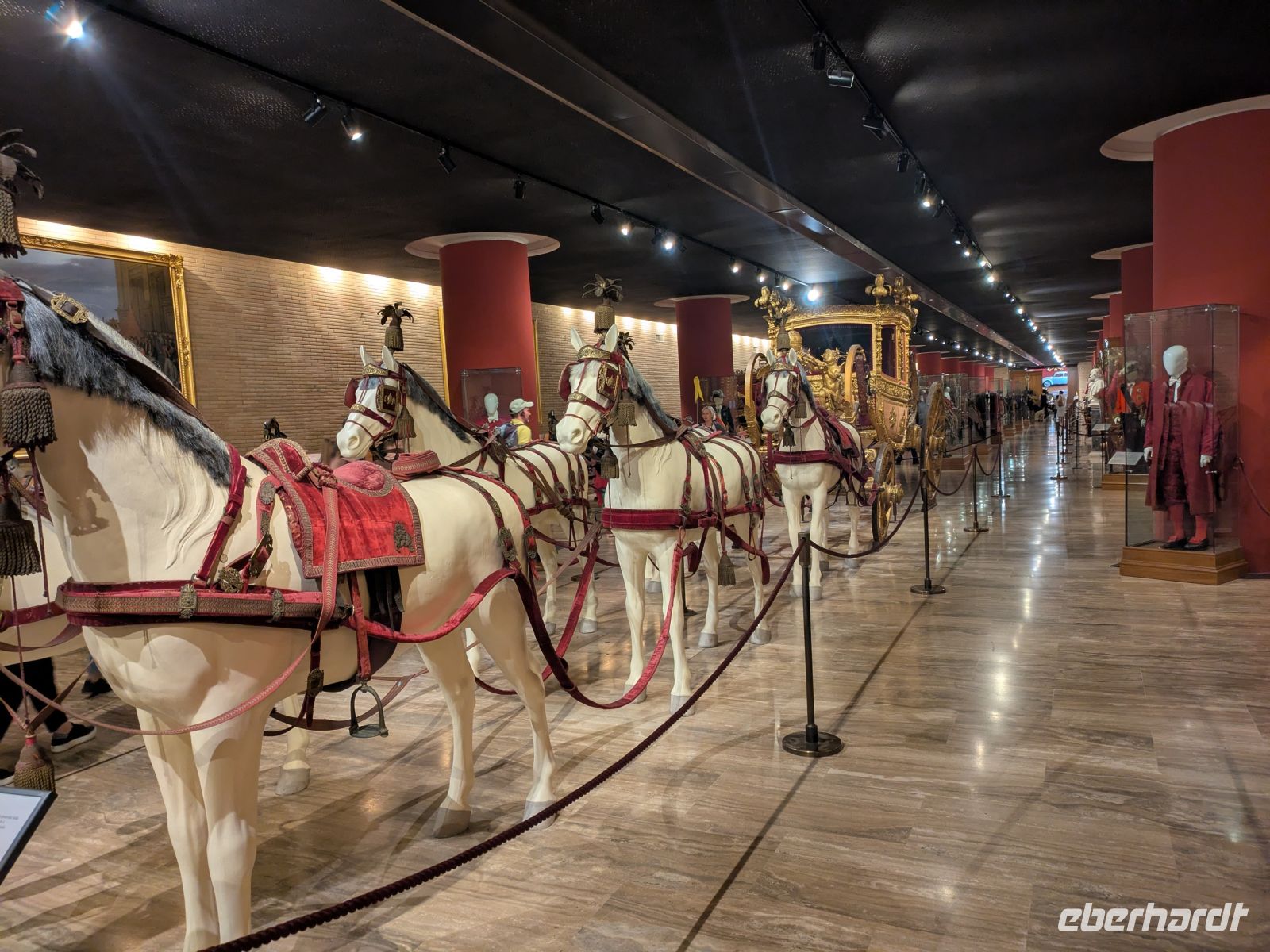 Vatikanische Museen, päpstliche Fahrzeuge &ndash; &copy; Günter Thomas Menzel (Eberhardt TRAVEL)