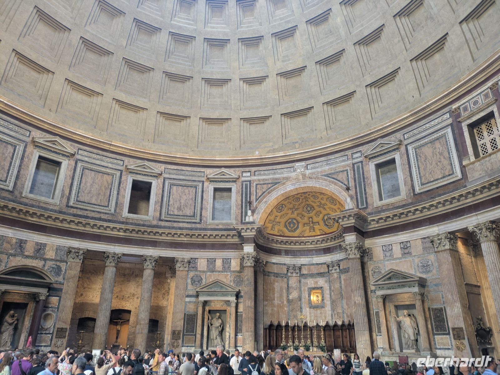 Im Pantheon 1 &ndash; &copy; Günter Thomas Menzel (Eberhardt TRAVEL)