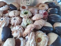 Tonino überrascht die Gäste mit diesem tollen Gebäck - lecker - DANKE - Kalabrien &ndash; &copy; Marieta Beck (Eberhardt TRAVEL)