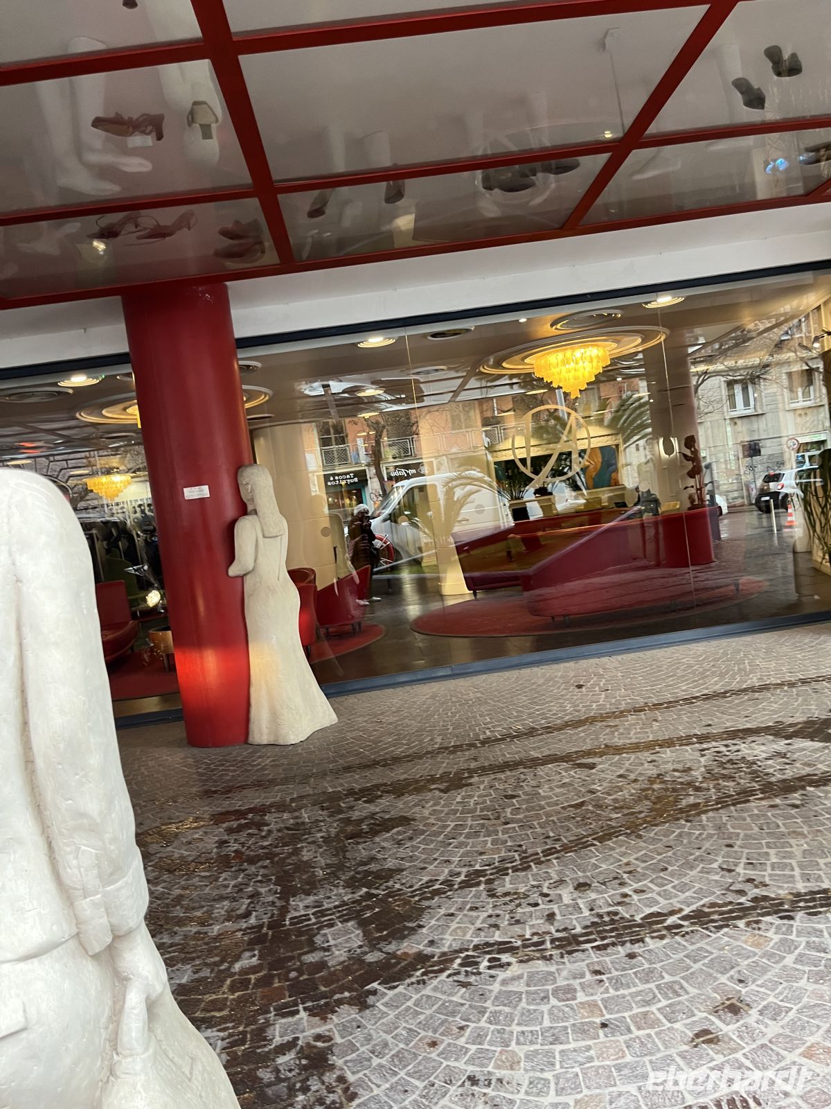 ROM - unsere Hoteleinfahrt -  ABITART - &ndash; &copy; Renate Grafe (Eberhardt TRAVEL)