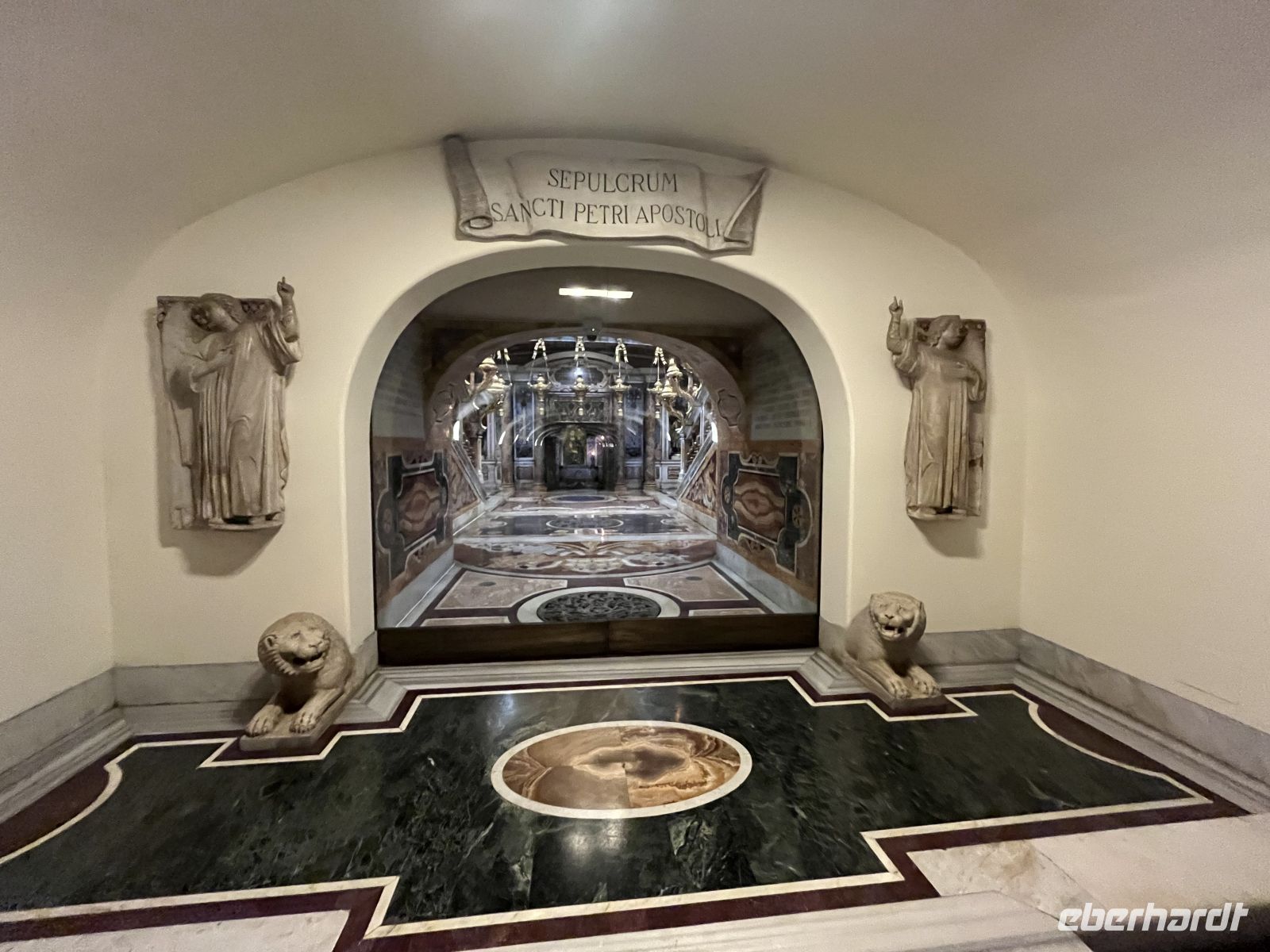 ROM - Petersdom - Vatikanische Grotten &ndash; &copy; Renate Grafe (Eberhardt TRAVEL)