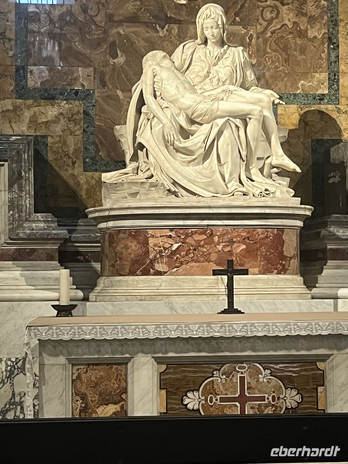 ROM - Petersdom - Römische Pietà von Michelangelo &ndash; &copy; Renate Grafe (Eberhardt TRAVEL)
