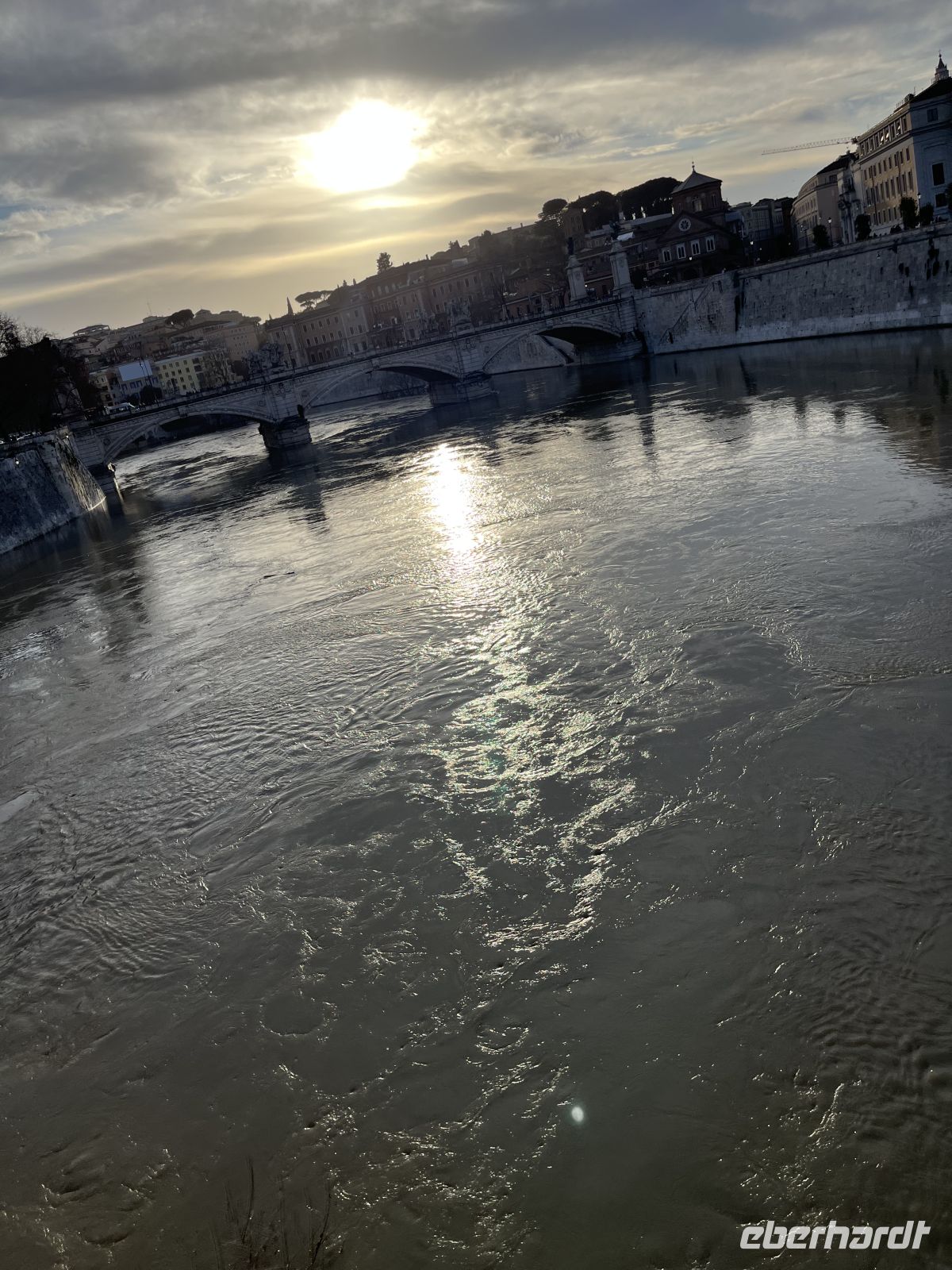 ROM - Engelsbrücke - Tiber River &ndash; &copy; Renate Grafe (Eberhardt TRAVEL)