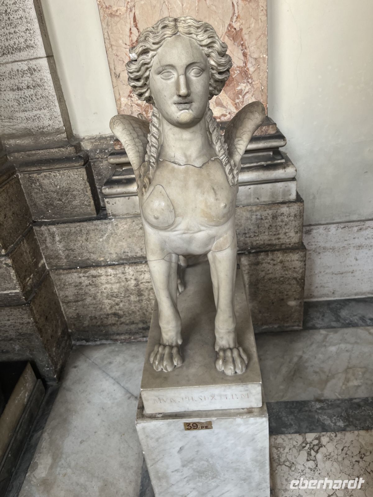 ROM- Besuch Vatikanischen Museen - Statue einer griechischen Sphinx &ndash; &copy; Renate Grafe (Eberhardt TRAVEL)