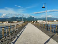 Am Pier von Pietrasanta  &ndash; &copy; Monika Cortese (Eberhardt TRAVEL)