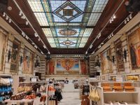 Der wahrscheinlich stilvollste H&M ist in Pisa !  &ndash; &copy; Monika Cortese (Eberhardt TRAVEL)