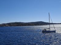 Blick von der Insel Caprera zur Insel La Maddalena (Insel Santo Stefano) &ndash; &copy; Katrin Deutschbein (Eberhardt TRAVEL)