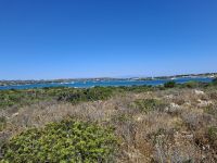 Blick von der Insel Caprera zur Insel La Maddalena  &ndash; &copy; Katrin Deutschbein (Eberhardt TRAVEL)