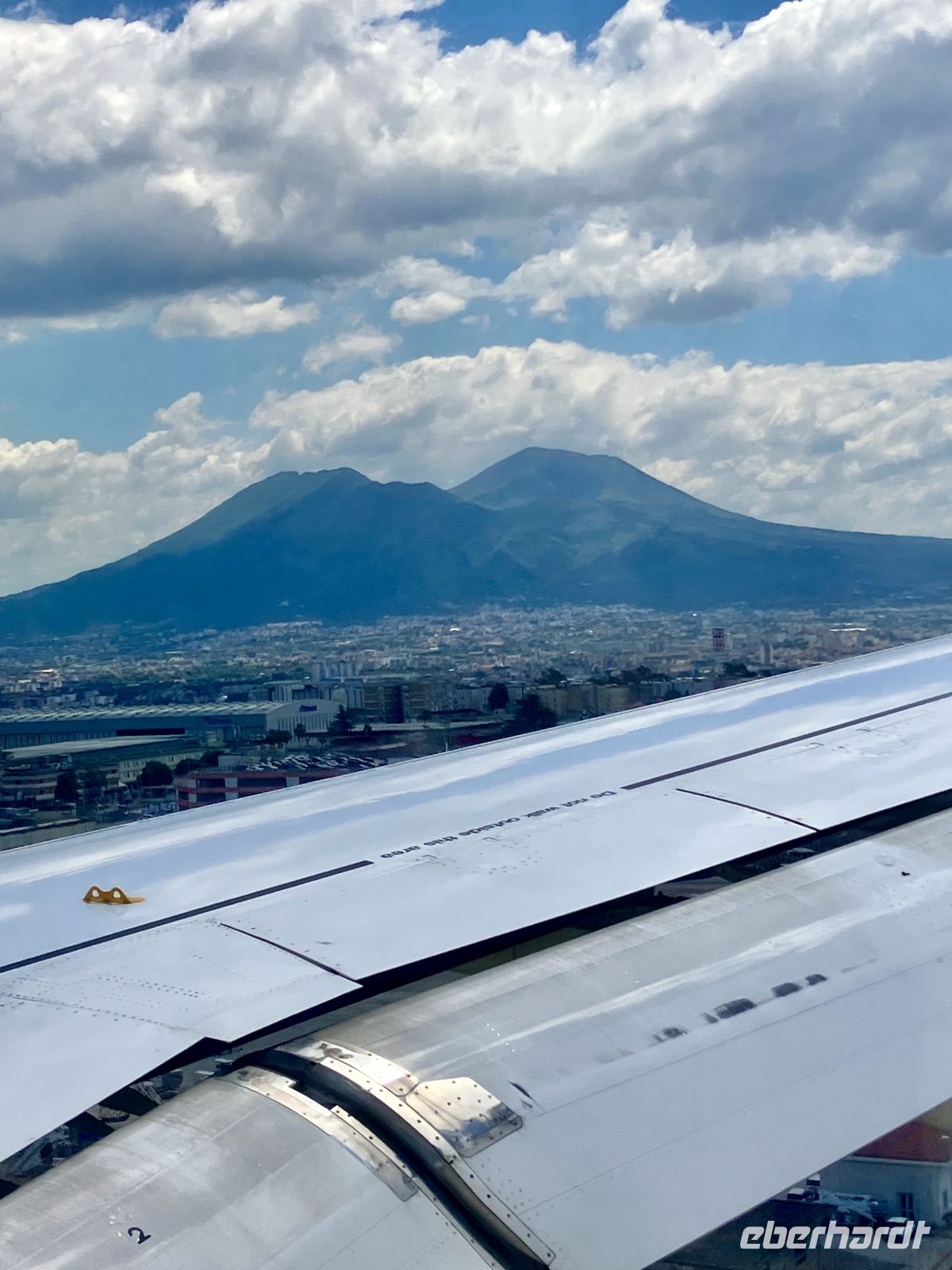 Landeanflug Neapel &ndash; &copy; Mathias Schirmer (Eberhardt TRAVEL)