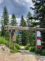 Wanderweg &ndash; &copy; Betina Marinov (Eberhardt TRAVEL)