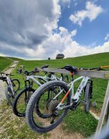 Hochebene Pralongiá mit Rädern &ndash; &copy; Betina Marinov (Eberhardt TRAVEL)
