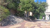 Vorplatz der Kirche San Lorenzo in Porto Rotondo &ndash; &copy; Anette Rietz (Eberhardt TRAVEL)