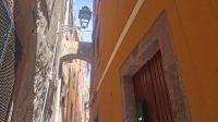 Gasse in Bosa &ndash; &copy; Anette Rietz (Eberhardt TRAVEL)