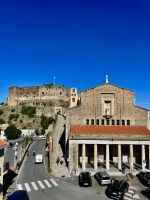 Scilla Burg & Kirche &ndash; &copy; Alyssa Zucchini (Eberhardt TRAVEL)