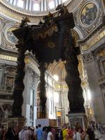 in der Peterskirche... (Papstaltar) &ndash; &copy; Katrin Deutschbein (Eberhardt TRAVEL)