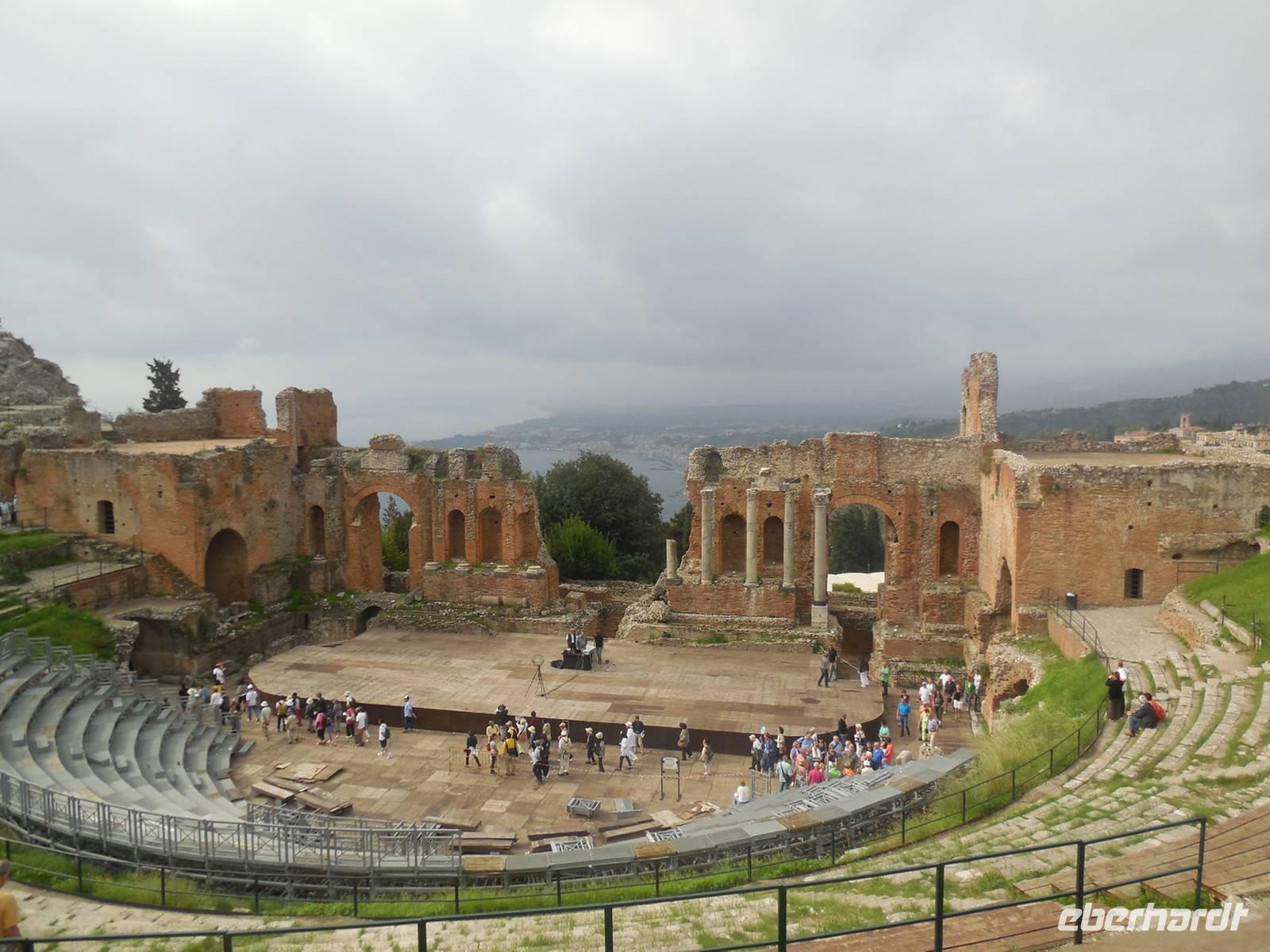 das Amphitheater 