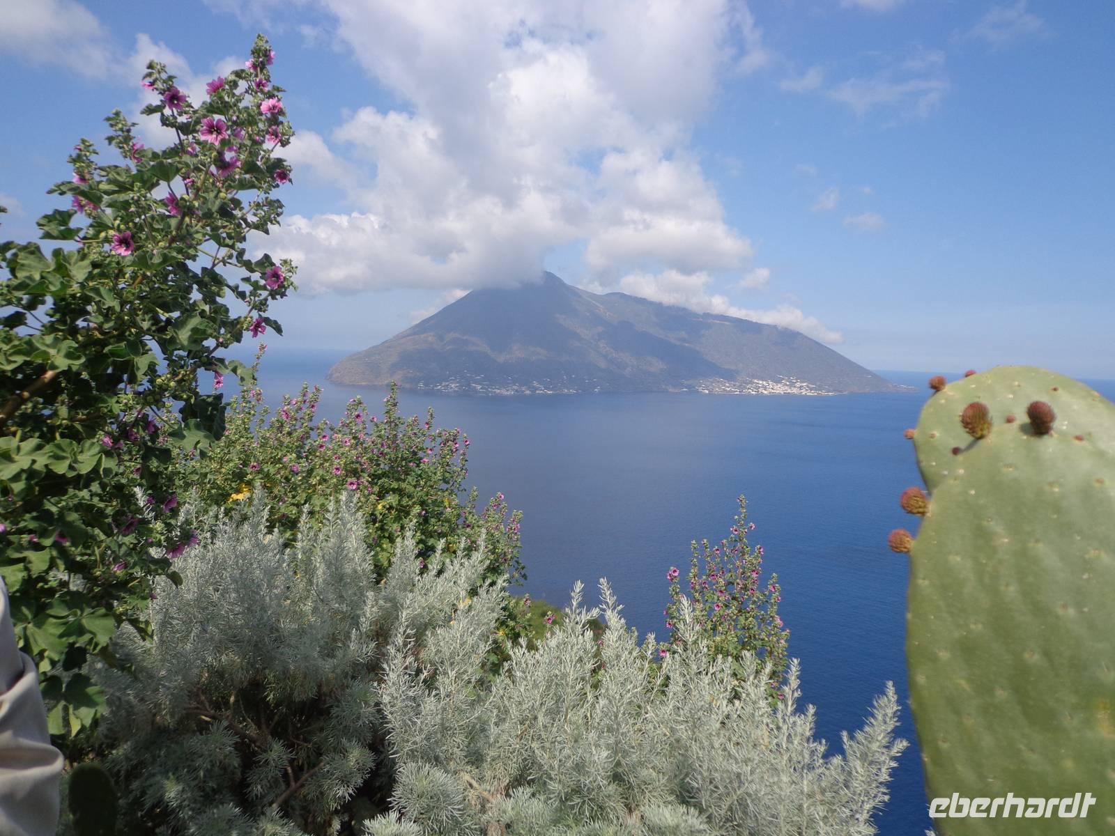 Blick nach Salina &ndash; &copy; Gabriele Schwarze (Eberhardt TRAVEL)