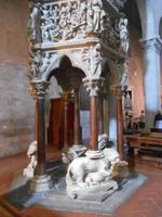 Pistoia (Kirche Sant'Andrea - Kanzel von Giovanni Pisano) &ndash; &copy; Katrin Deutschbein (Eberhardt TRAVEL)
