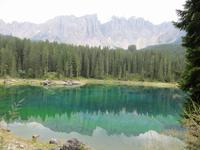 Karersee mit Latemar &ndash; &copy; Jürgen Schmeißer (Eberhardt TRAVEL)