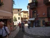Enge Gässchen in Malcesine. &ndash; &copy; Gerd Pierschek (Eberhardt TRAVEL)