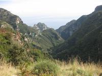 Weiter geht die Wanderung mit tollen Ausblicken &ndash; &copy; Annette Zocher (Eberhardt TRAVEL)