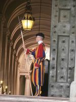Schweizer Gardist &ndash; &copy; Ingrid Langer (Eberhardt TRAVEL)