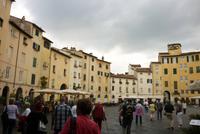 08.10.2014 Lucca, Piazza del Anfiteatro &ndash; &copy; Jutta Petzold-Herrmann (Eberhardt TRAVEL)